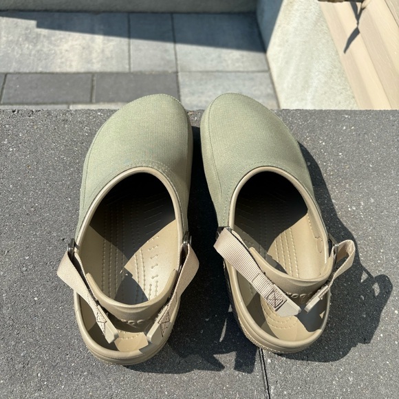 Museum of peace and quiet crocs - Picture 2 of 3